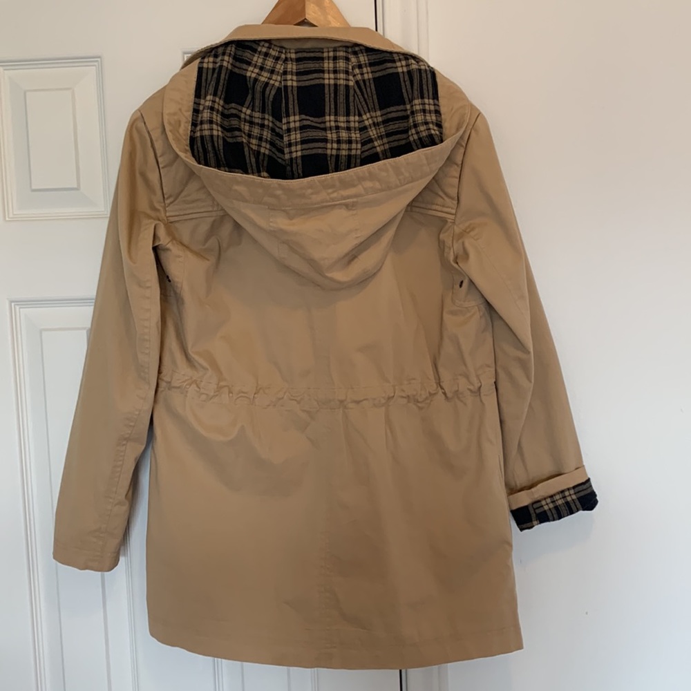 Alice + Olivia tan jacket with flannel lining - Picture 4 of 5